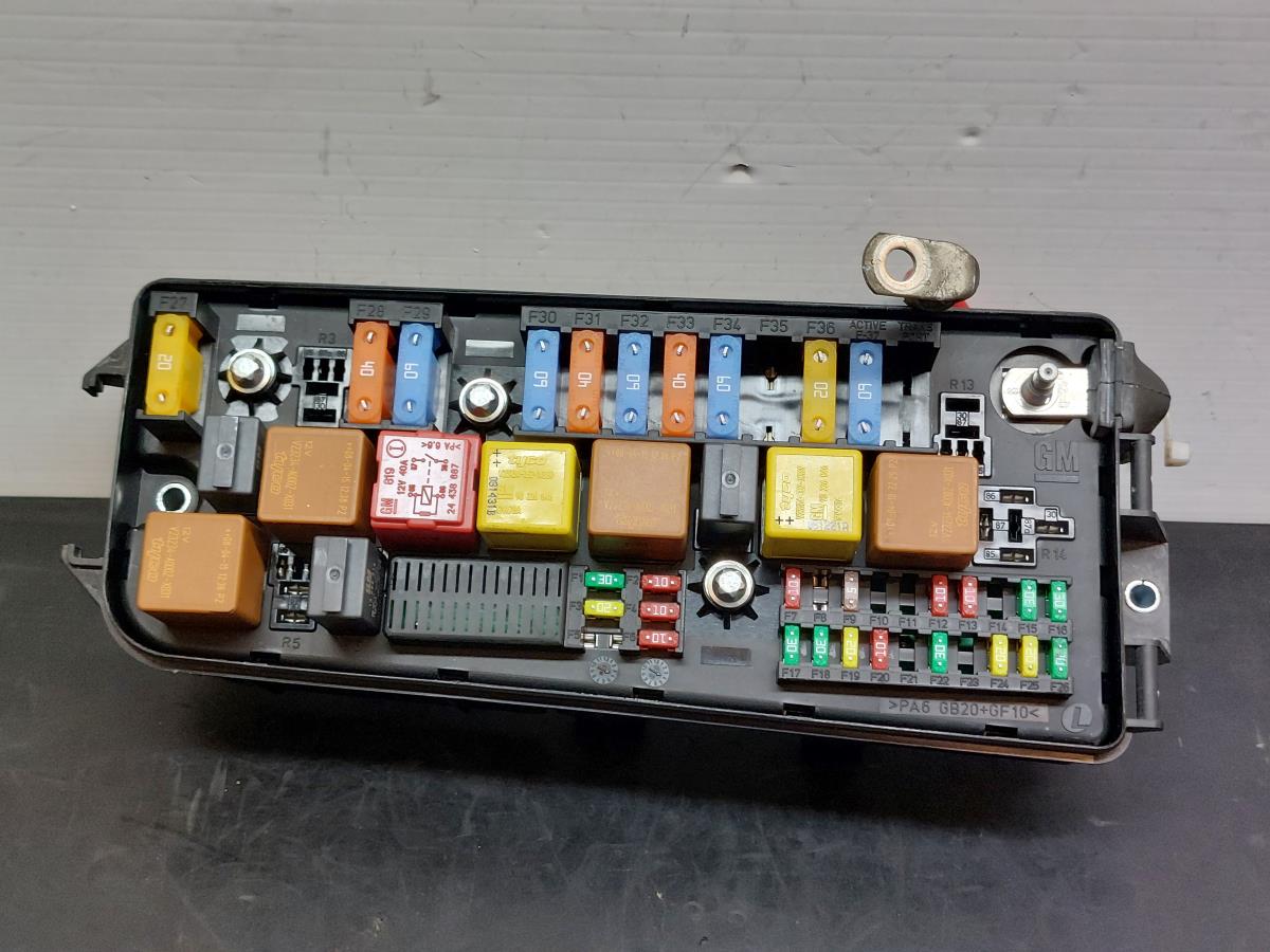 Caixa Fusiveis / Reles SAAB 9-3 Combi (E50) | 05 - 15