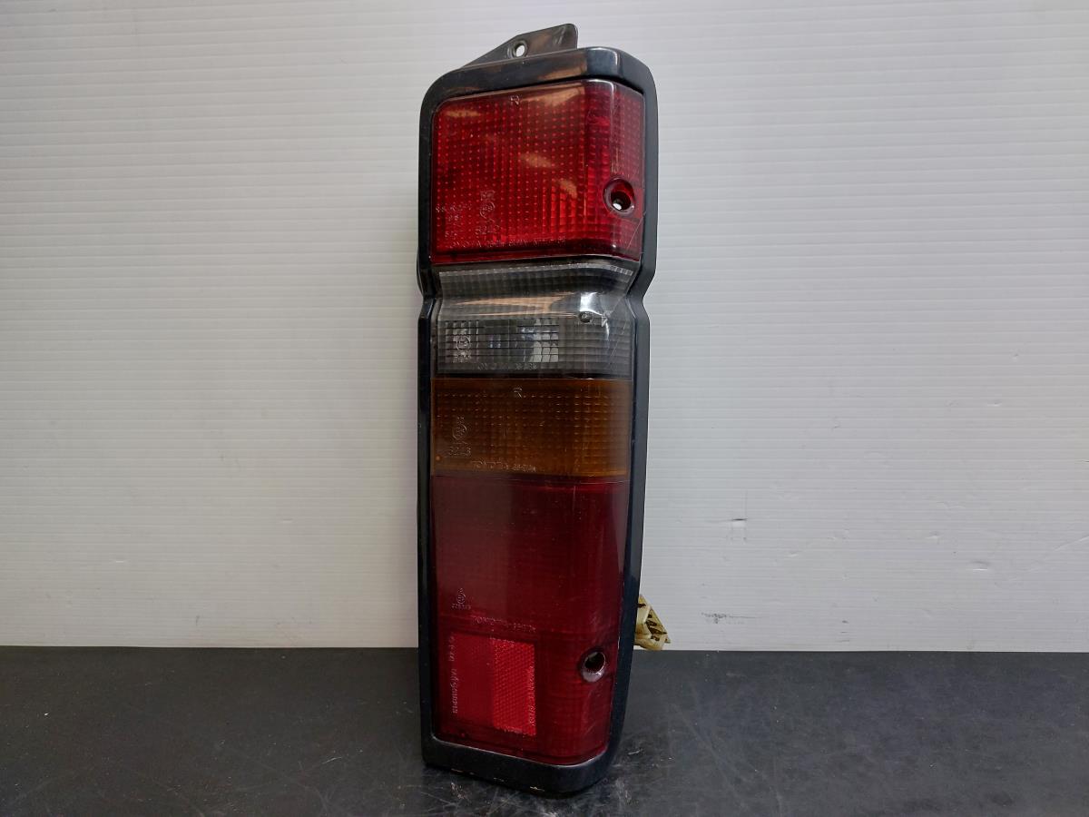 Farolim Stop Dto TOYOTA HIACE II Caixa (LH50/51) 82-89