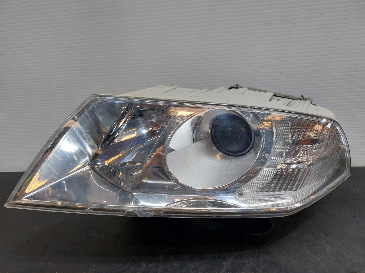 Left Headlight SKODA OCTAVIA II Combi (1Z5) | 04 - 13