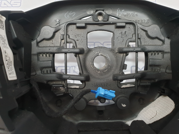 volant PEUGEOT 208 I (CA_, CC_) | 12 -  Imagem-3