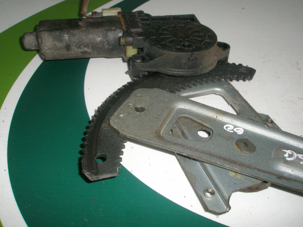 Elevador Frente Esq Electrico HYUNDAI JOB Cami?o de plataforma/chassis | 97 - 01 Imagem-3