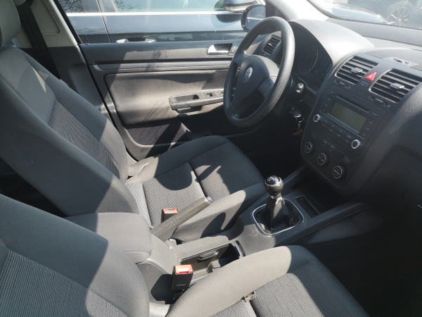 GOLF V  VOLKSWAGEN - ID V_SALV20140046