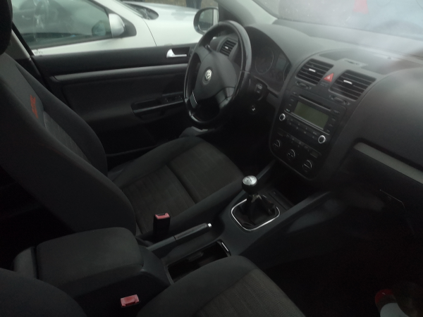 GOLF V  VOLKSWAGEN - ID V_SALV20140090