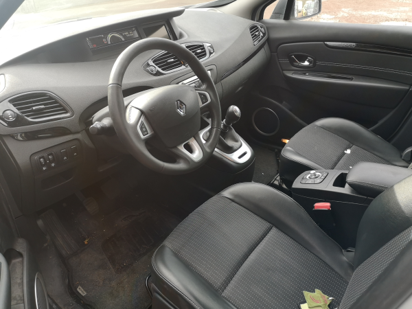 SCÉNIC III  RENAULT - ID V_SALV20140092