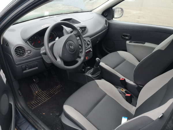 CLIO III  RENAULT - ID V_SALV20140094