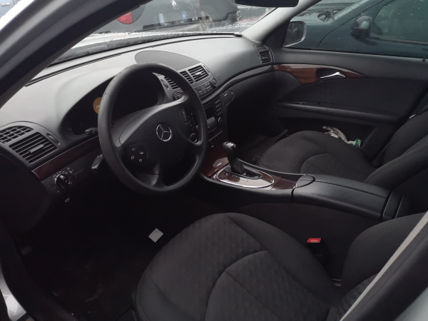 E-CLASS  MERCEDES-BENZ - ID V_SALV20140098