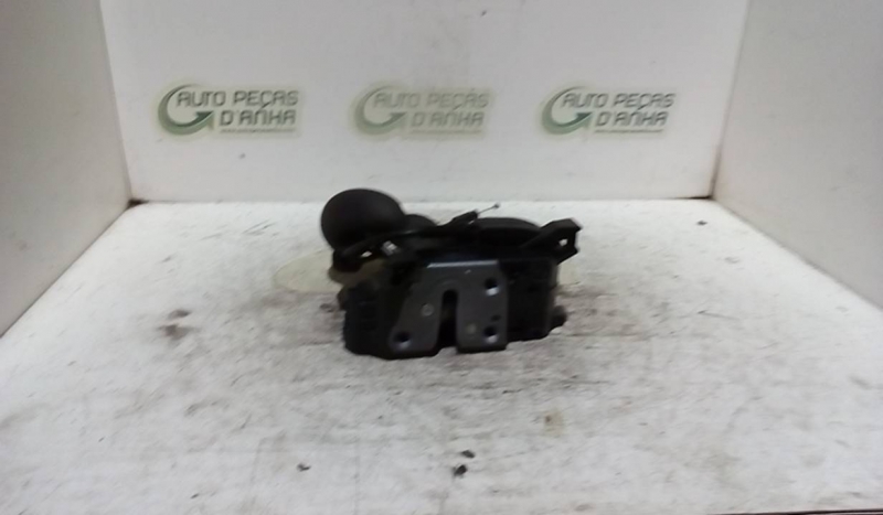 Fecho da Porta Frente Dto RENAULT - ID S_38040