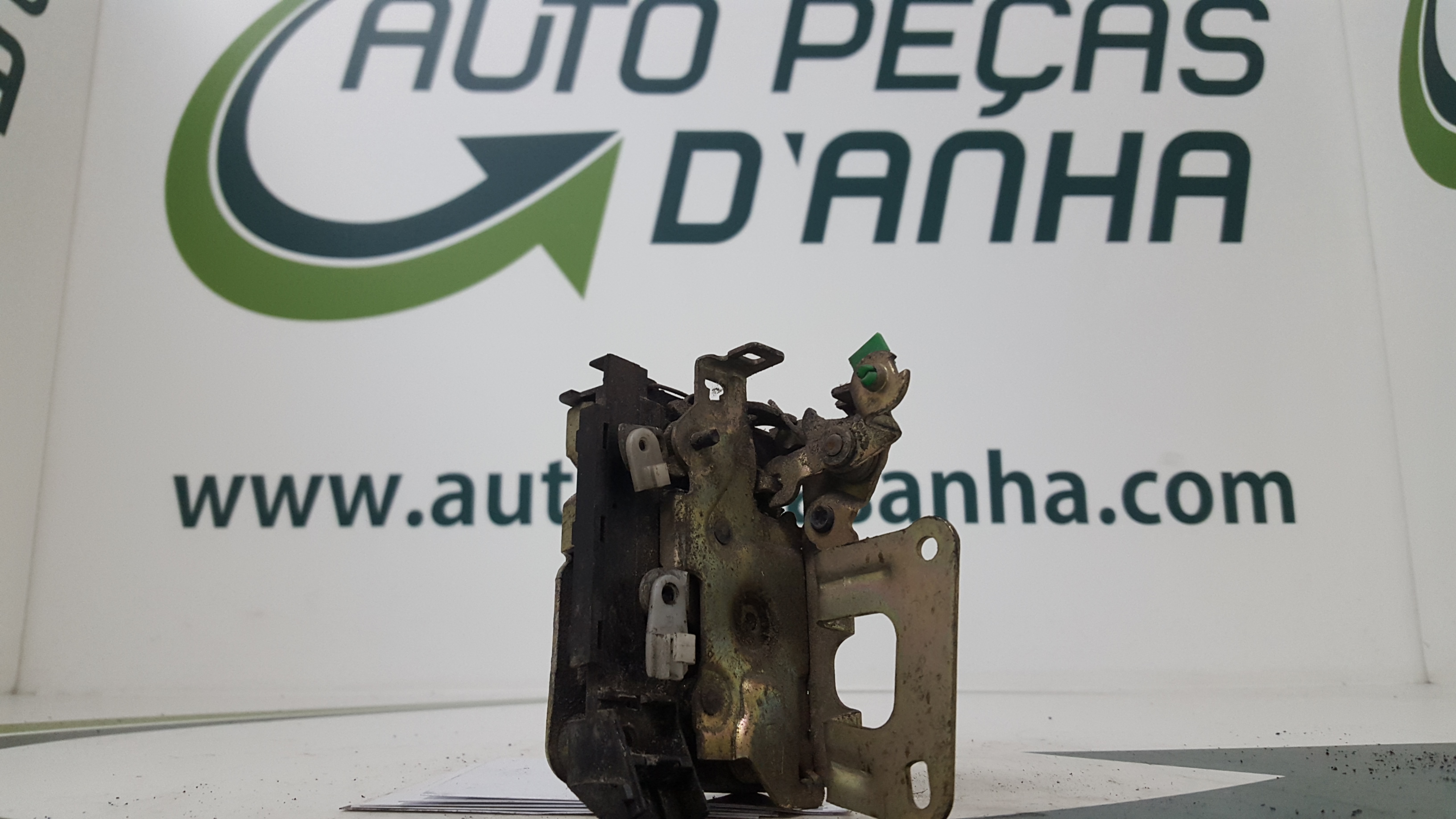Fecho da Porta Frente Dto RENAULT EXPRESS | 89 - 98 Imagem-1