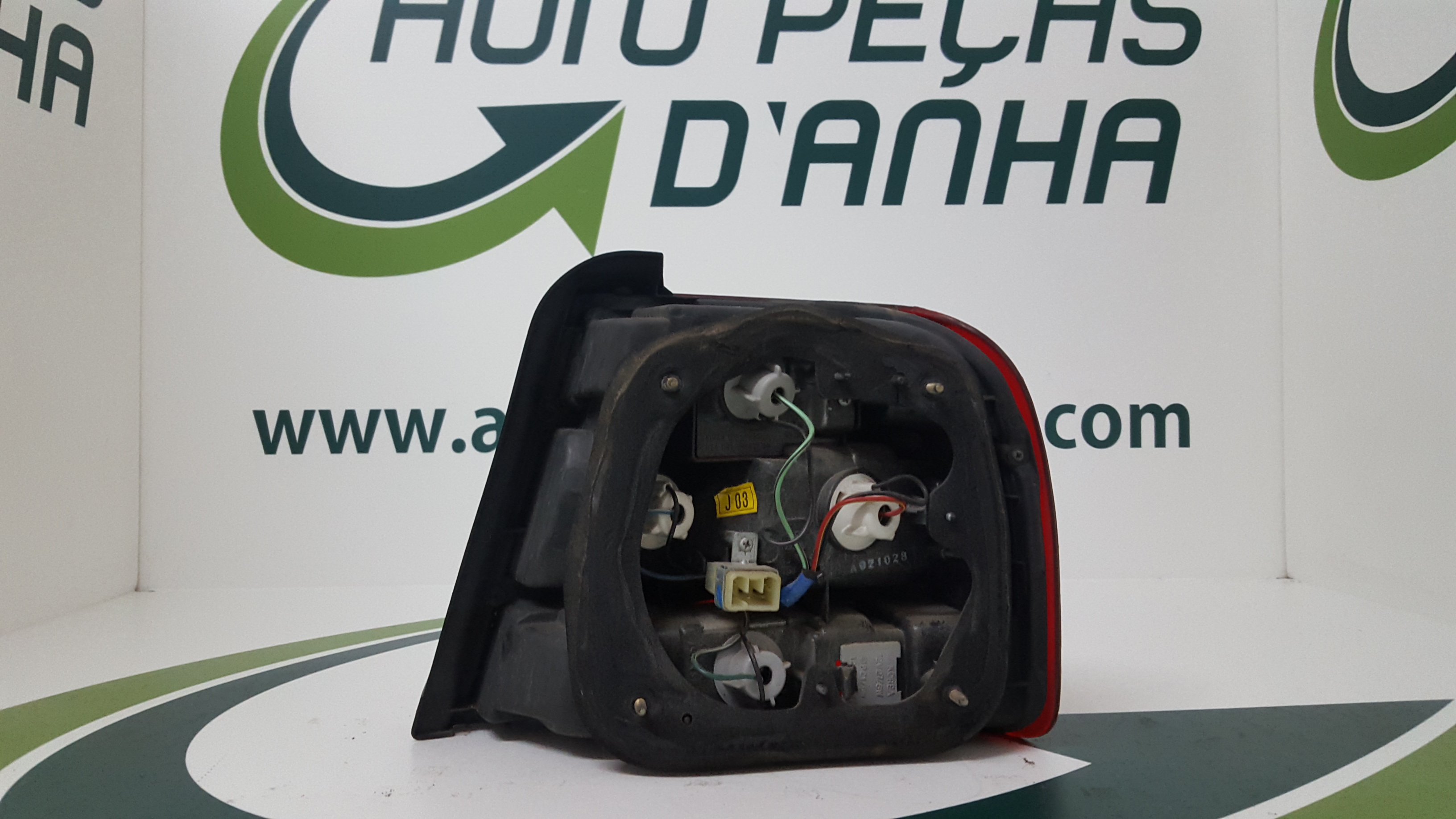 Farolim Stop Esq HYUNDAI ELANTRA I (J-1) | 90 - 95 Imagem-1