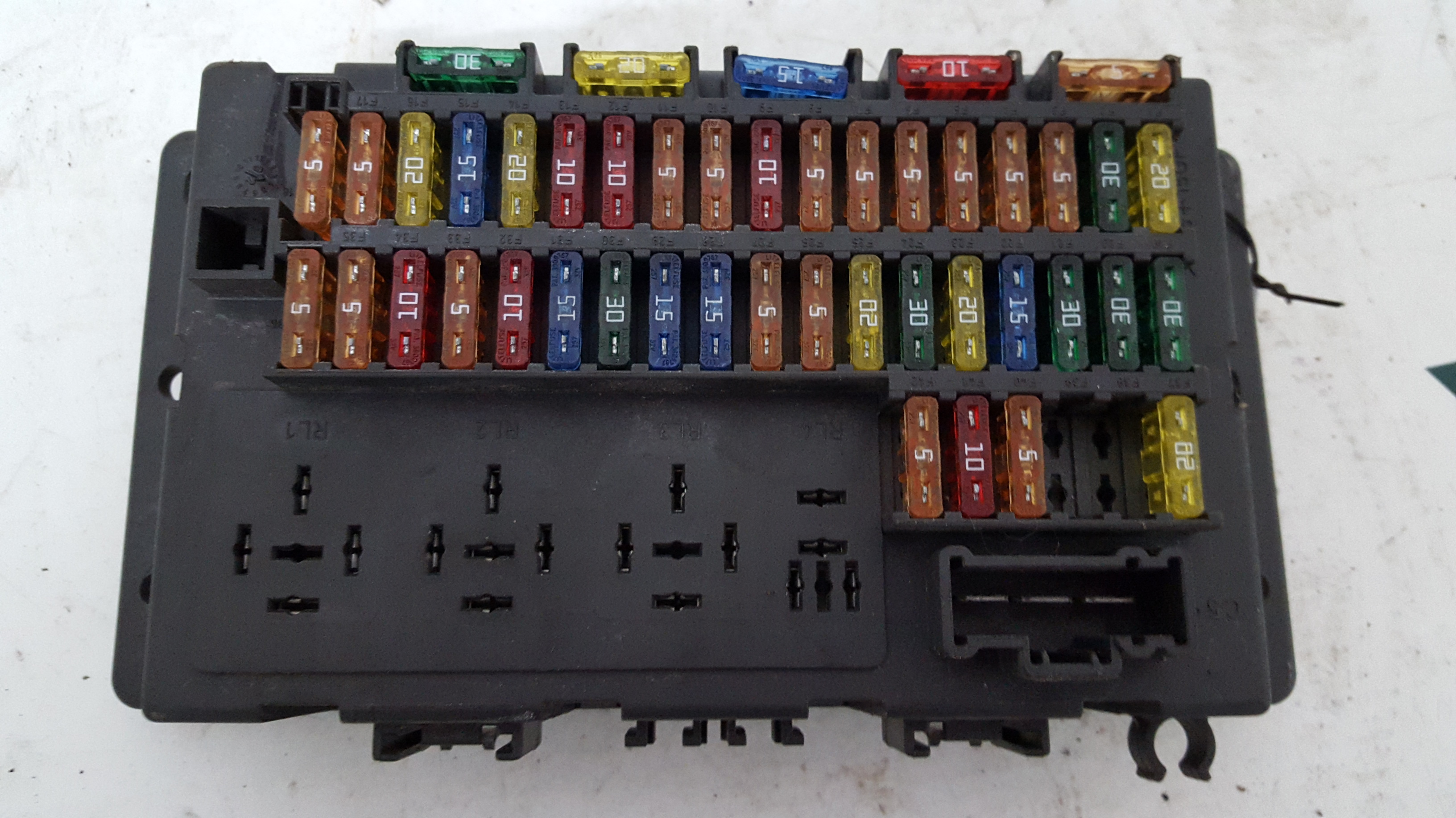 Caixa dos Fusíveis MG MG ZT | 01 - 05 Imagem-1