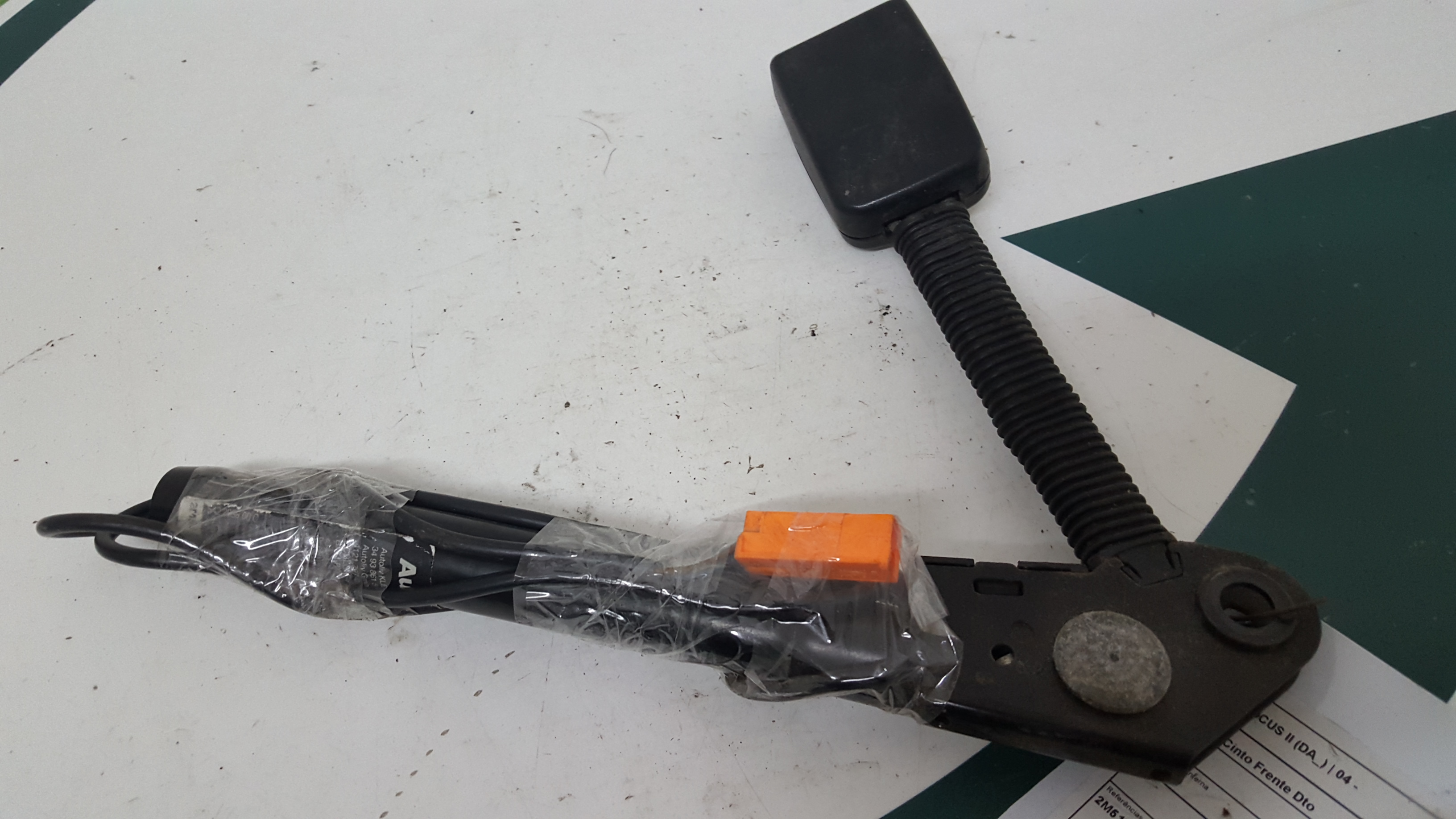 Engate Cinto Frente Dto FORD - ID S_40240