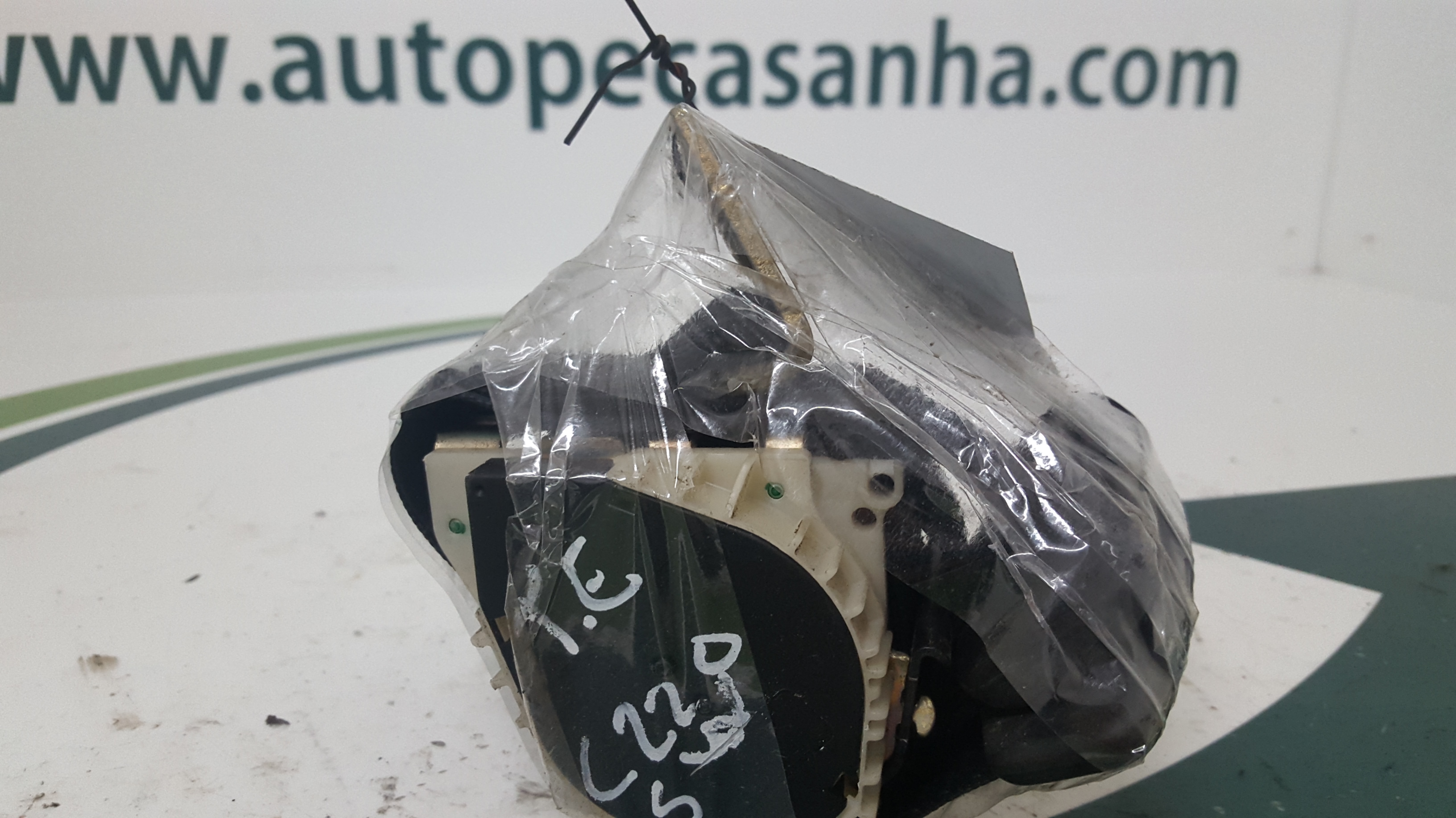 Cinto Trás Esq MERCEDES-BENZ - ID S_40329