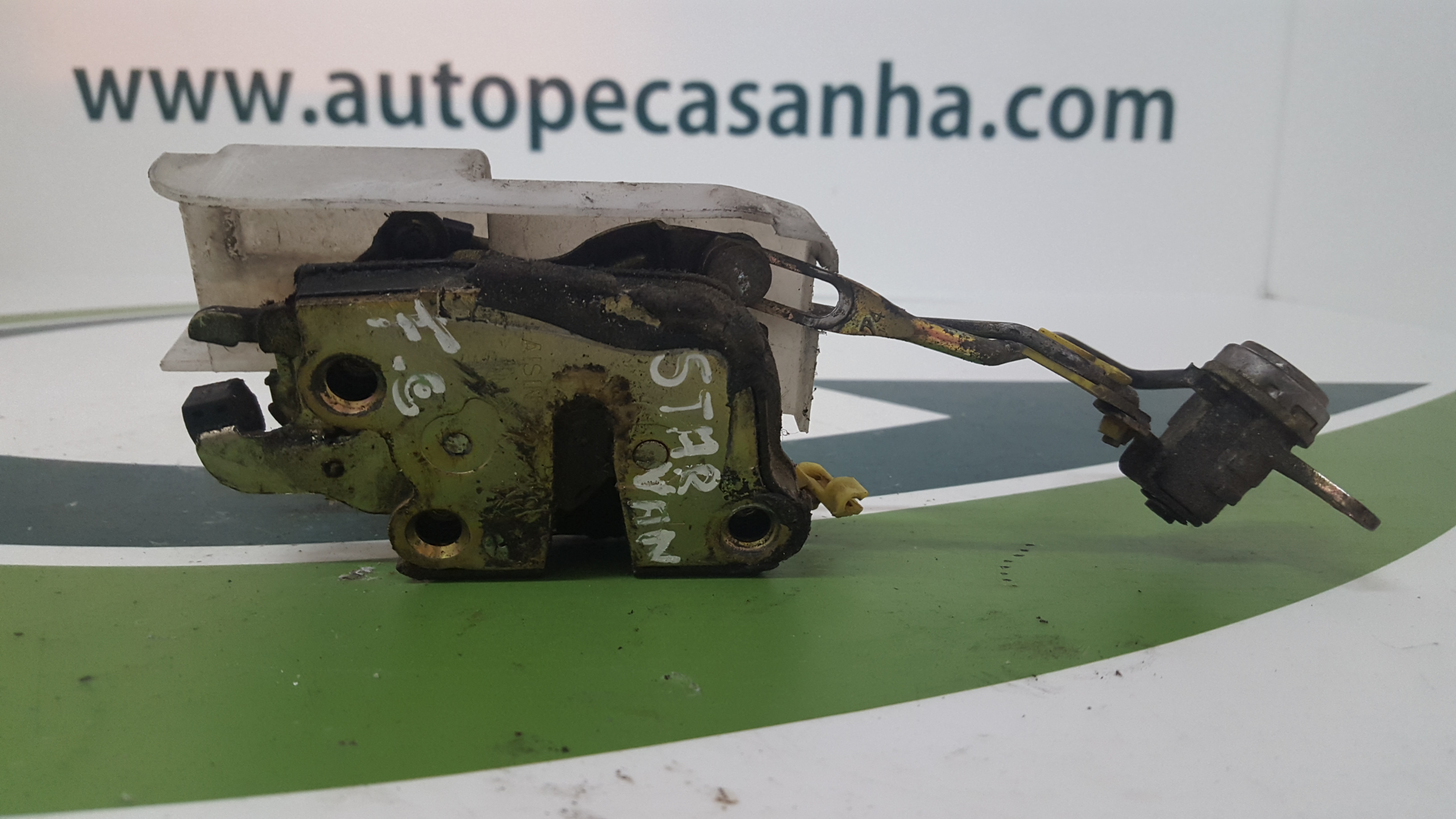 Fecho da Porta Frente Esq TOYOTA - ID S_40724