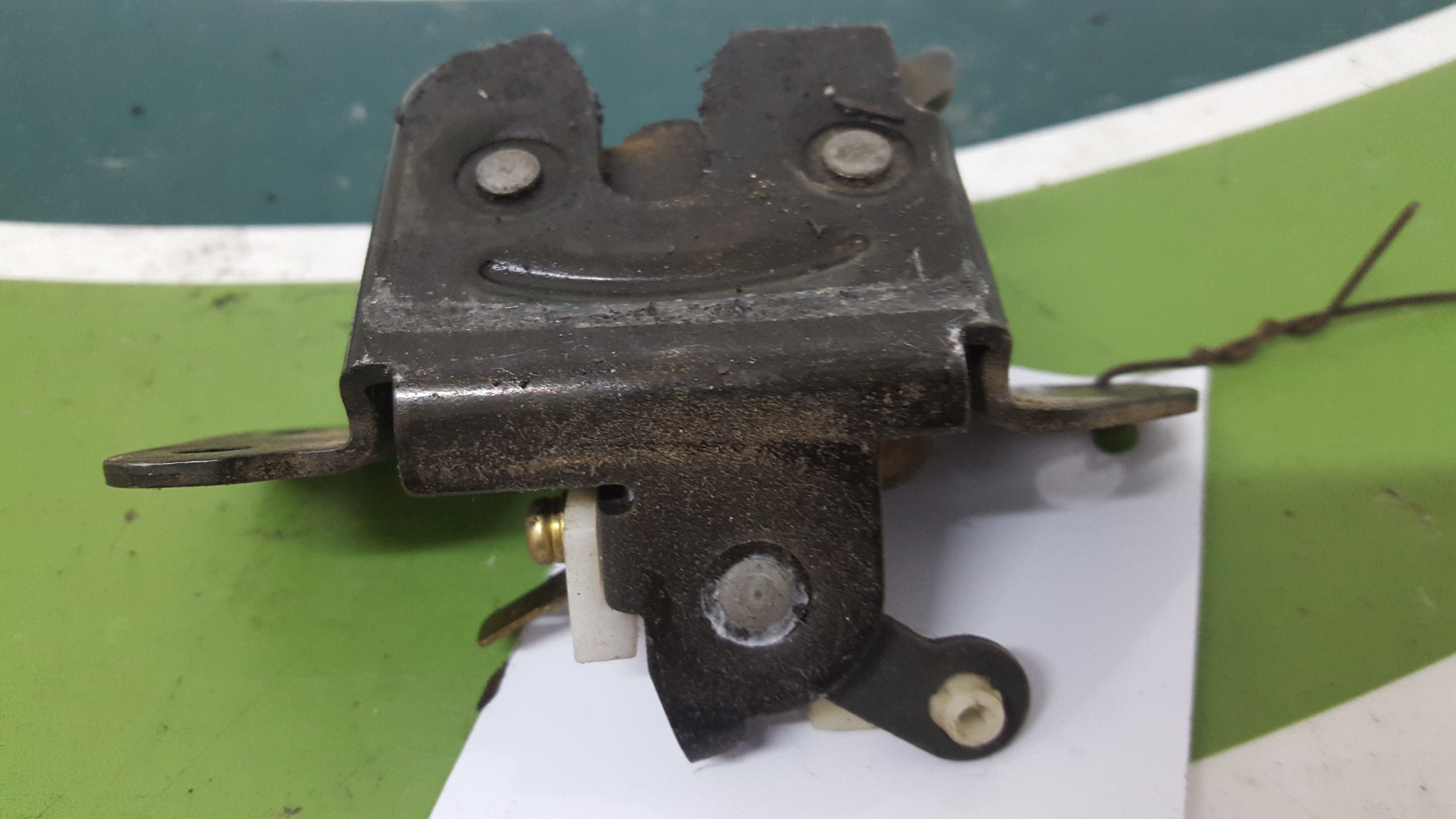 Fecho da Mala HYUNDAI ACCENT II (LC) | 99 - 06 Imagem-1