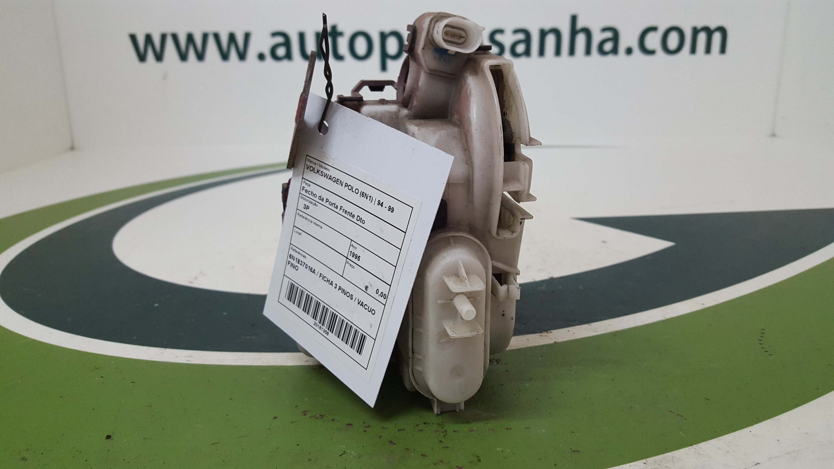 Fecho da Porta Frente Dto VOLKSWAGEN POLO (6N1) | 94 - 99 Imagem-1