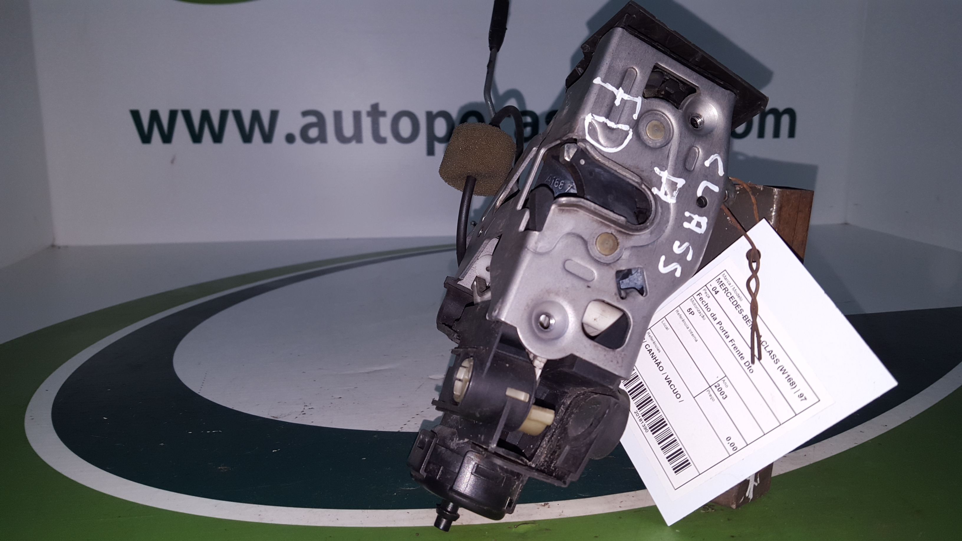 Fecho da Porta Frente Dto MERCEDES-BENZ - ID S_41389