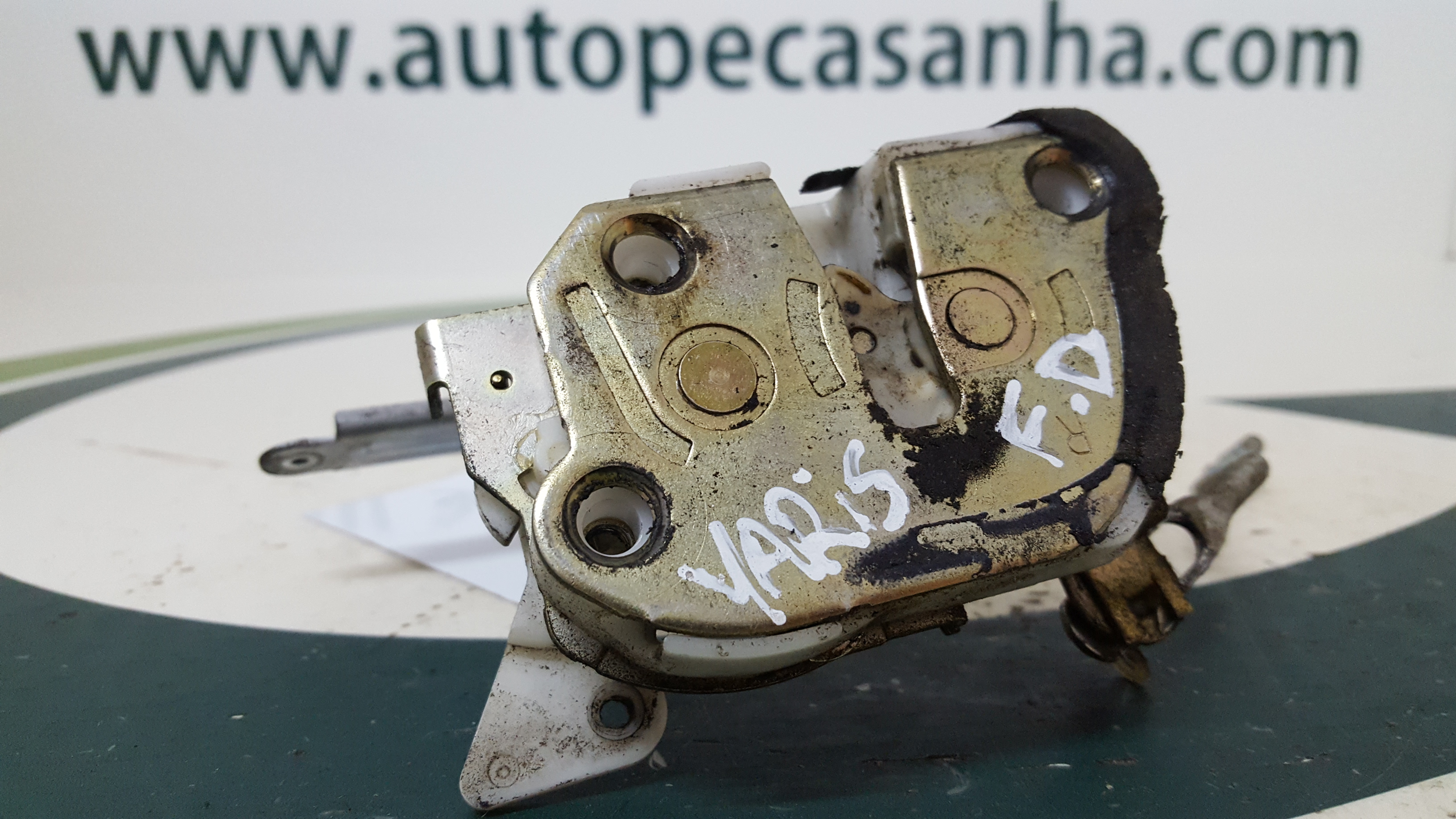 Fecho da Porta Frente Dto TOYOTA YARIS (_P1_) | 99 - 05 Imagem-1