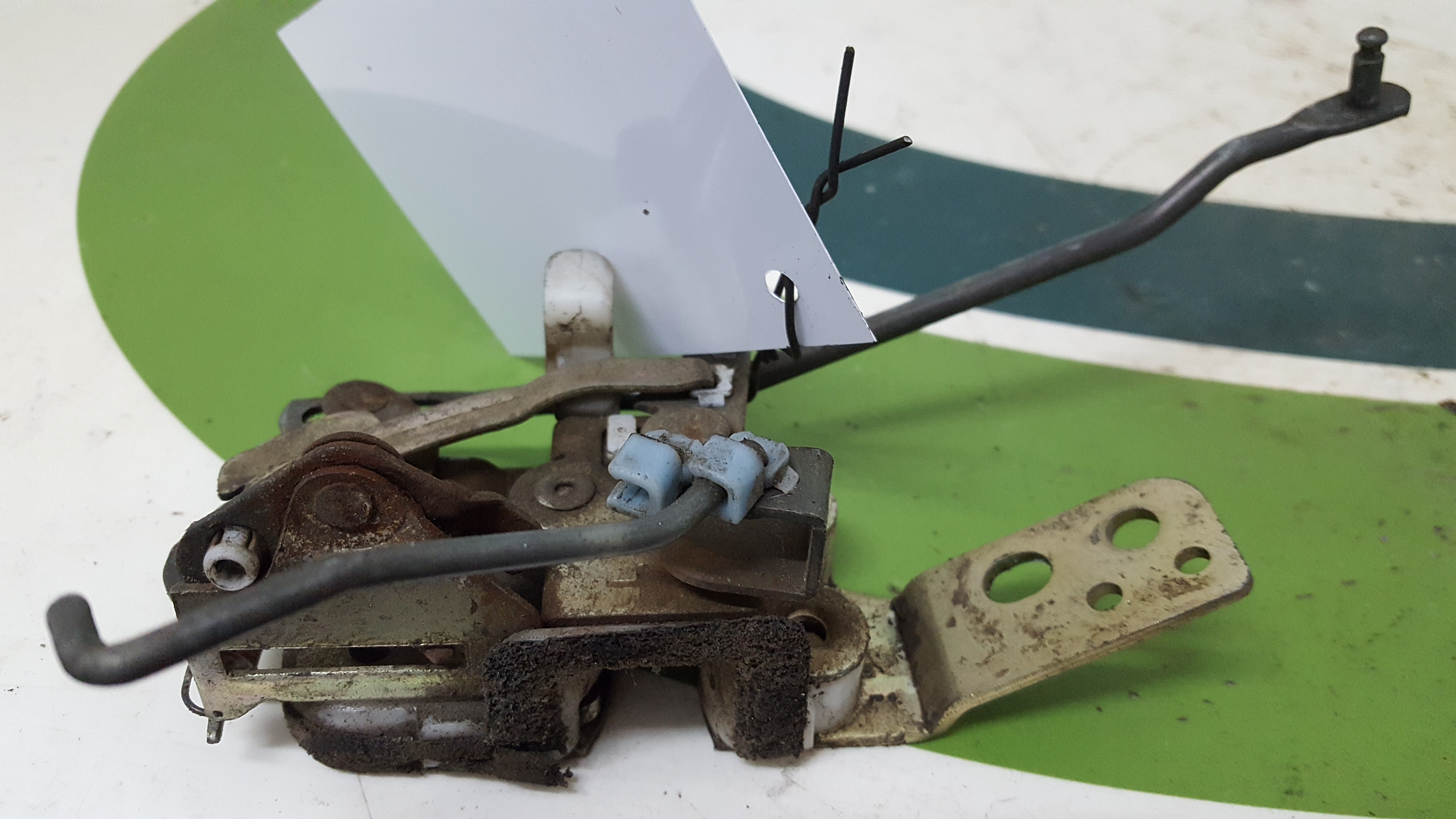 Fecho da Porta Frente Esq HYUNDAI PONY (X-2) | 89 - 95 Imagem-1