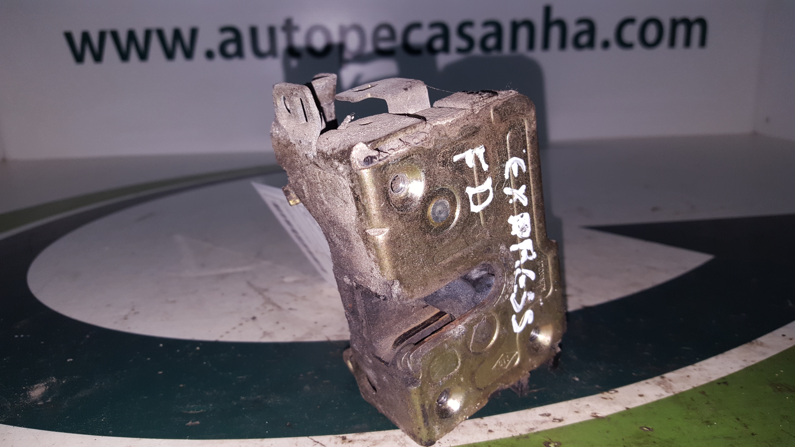 Fecho da Porta Frente Dto RENAULT - ID S_42292