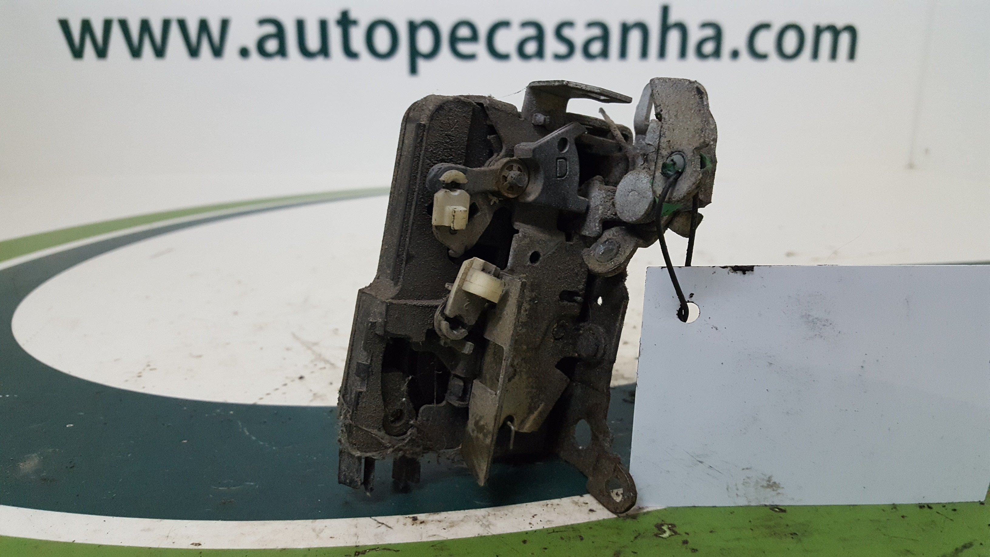 Fecho da Porta Frente Dto RENAULT EXPRESS | 89 - 98 Imagem-1