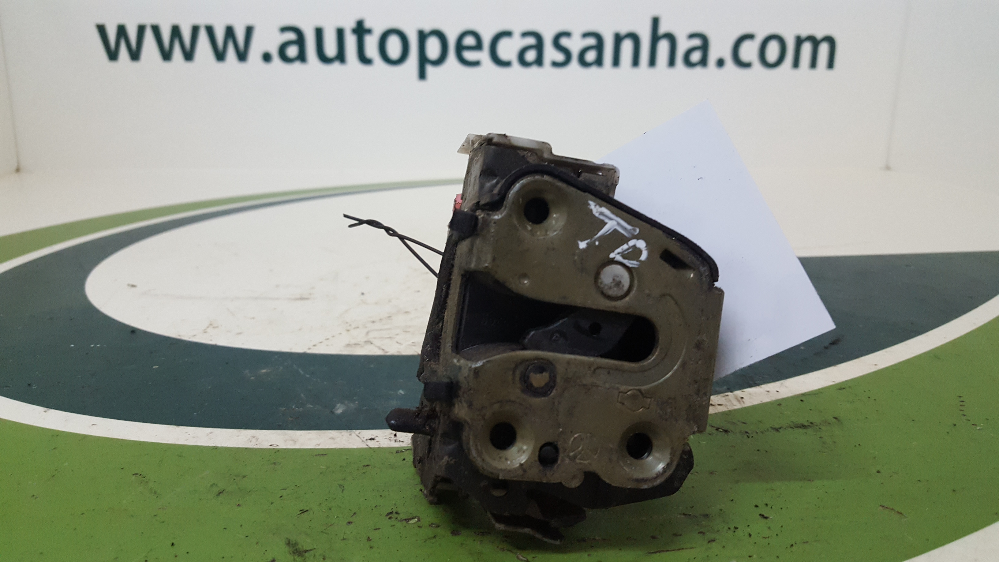 Fecho da Porta Trás Dto NISSAN - ID S_42330