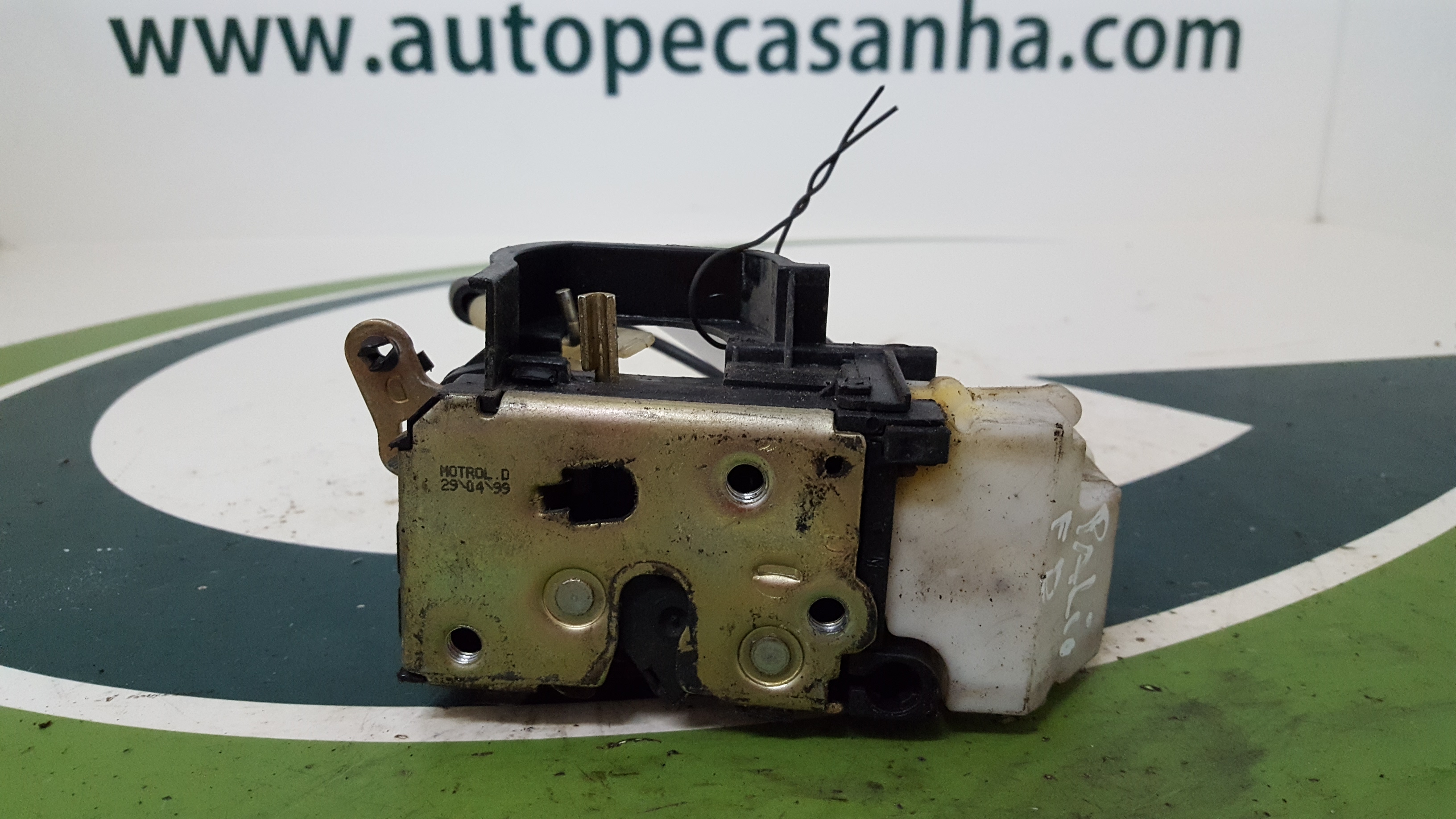 Fecho da Porta Frente Dto FIAT - ID S_42405