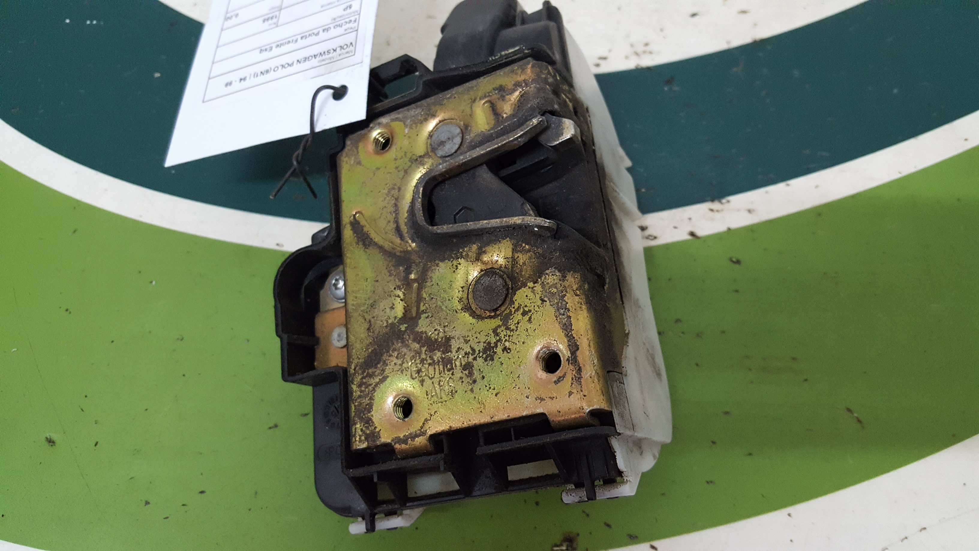 Fecho da Porta Frente Esq VOLKSWAGEN POLO (6N1) | 94 - 99 Imagem-1