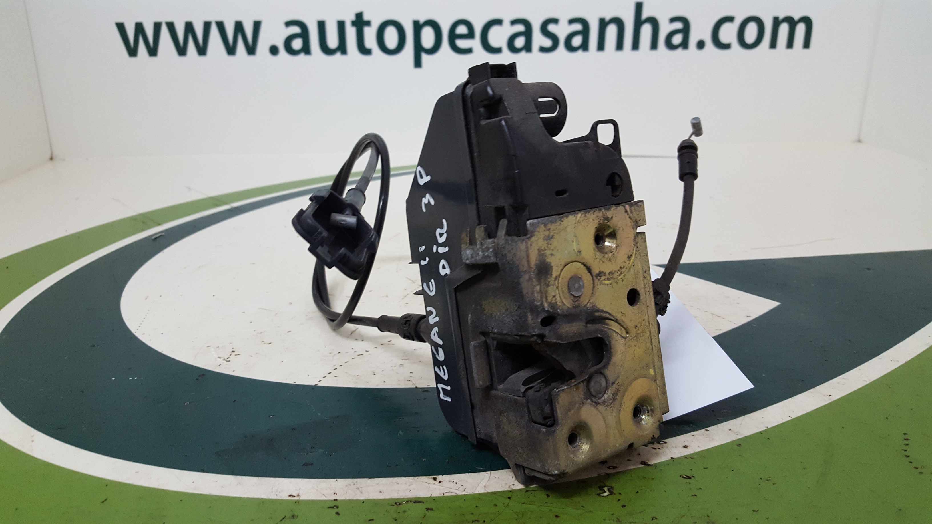 Fecho da Porta Frente Dto RENAULT - ID S_42878