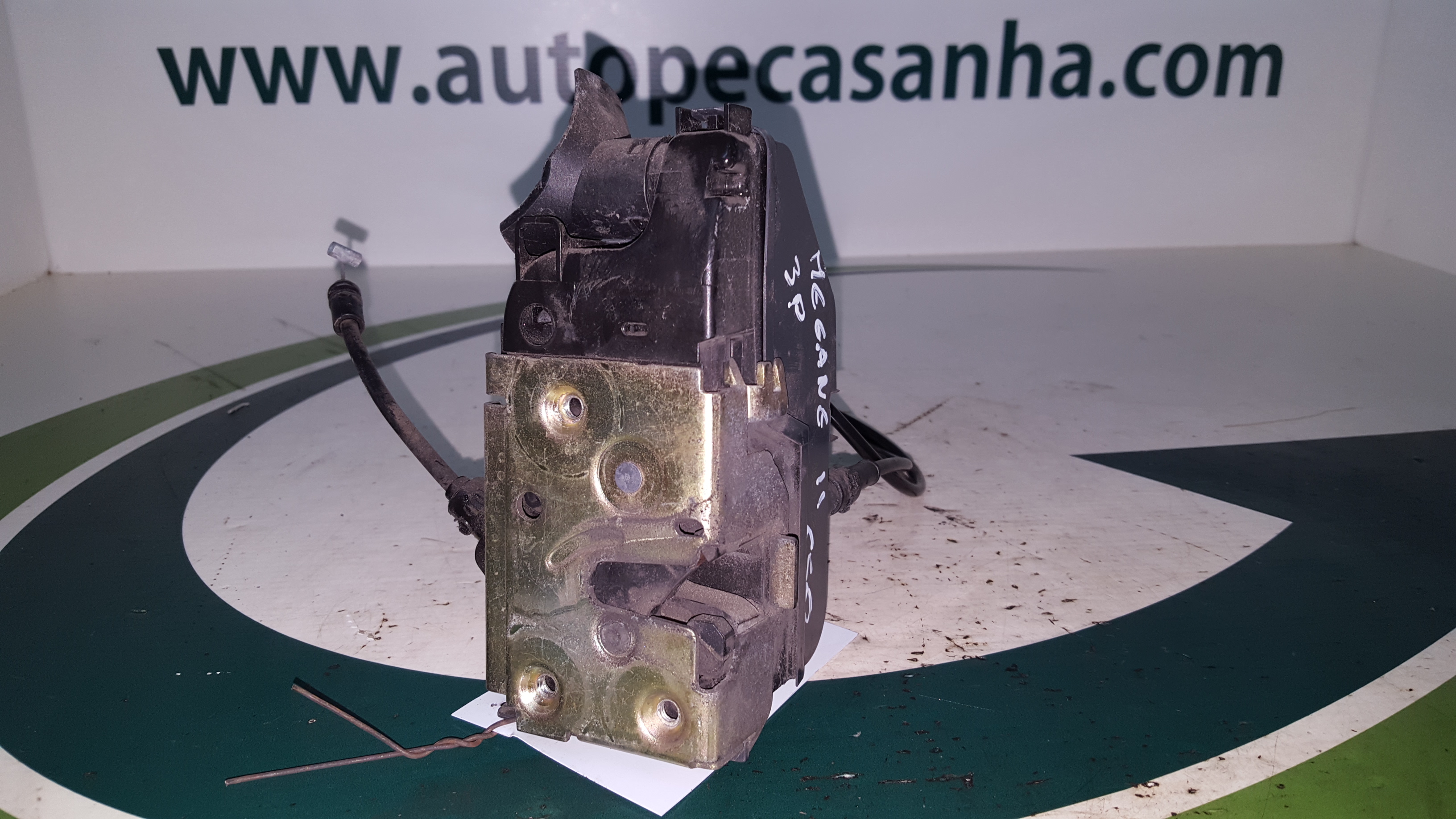 Fecho da Porta Frente Esq RENAULT - ID S_42879