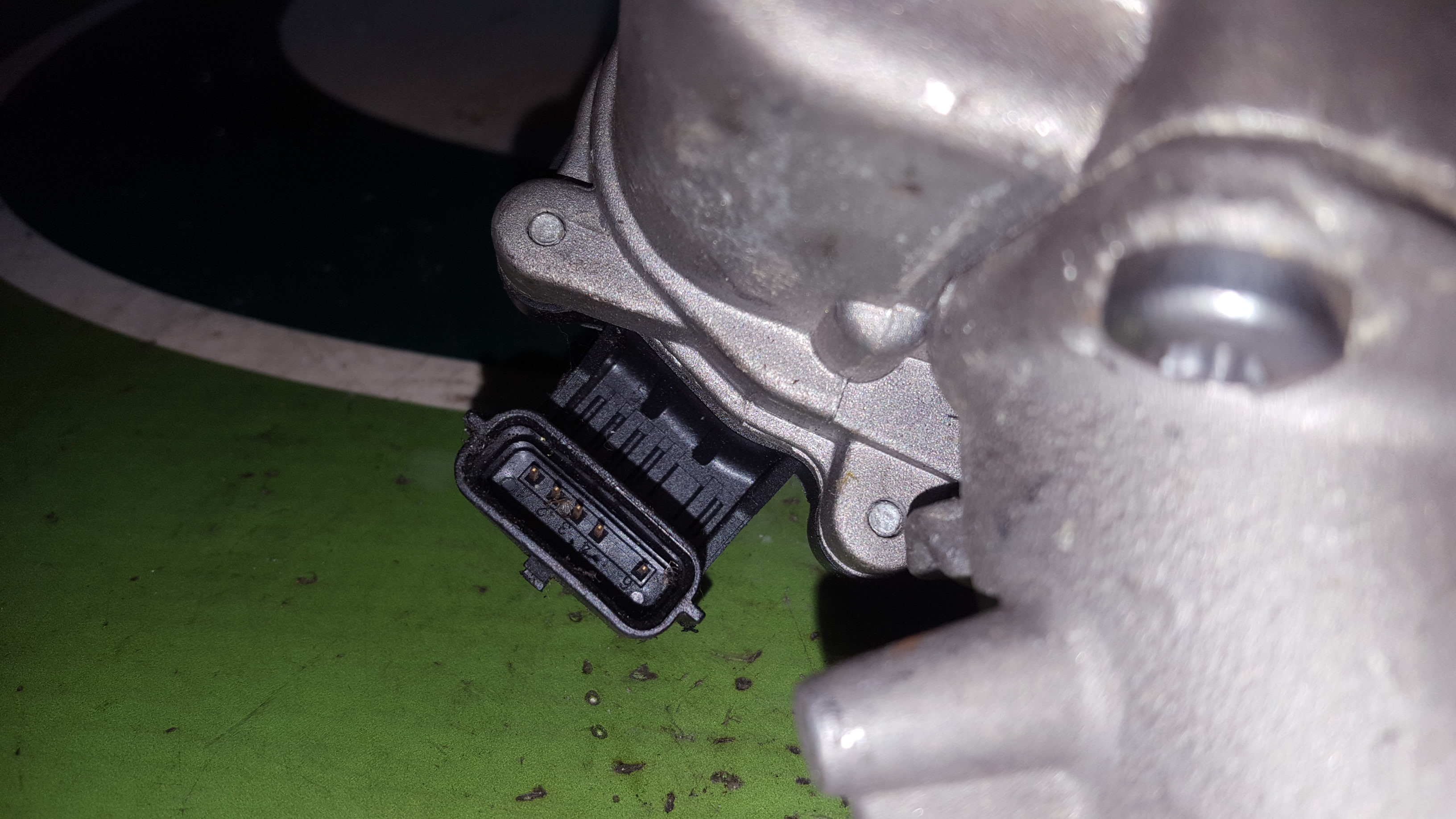 Borboleta de Admissão RENAULT MEGANE III Hatchback (BZ0/1_) | 08 -  Imagem-3