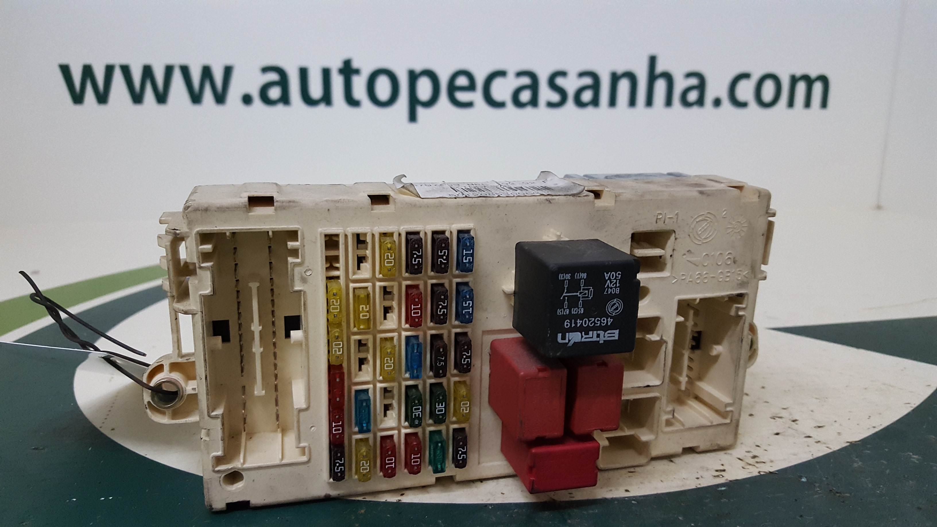 Caixa dos Fusíveis FIAT - ID S_43404