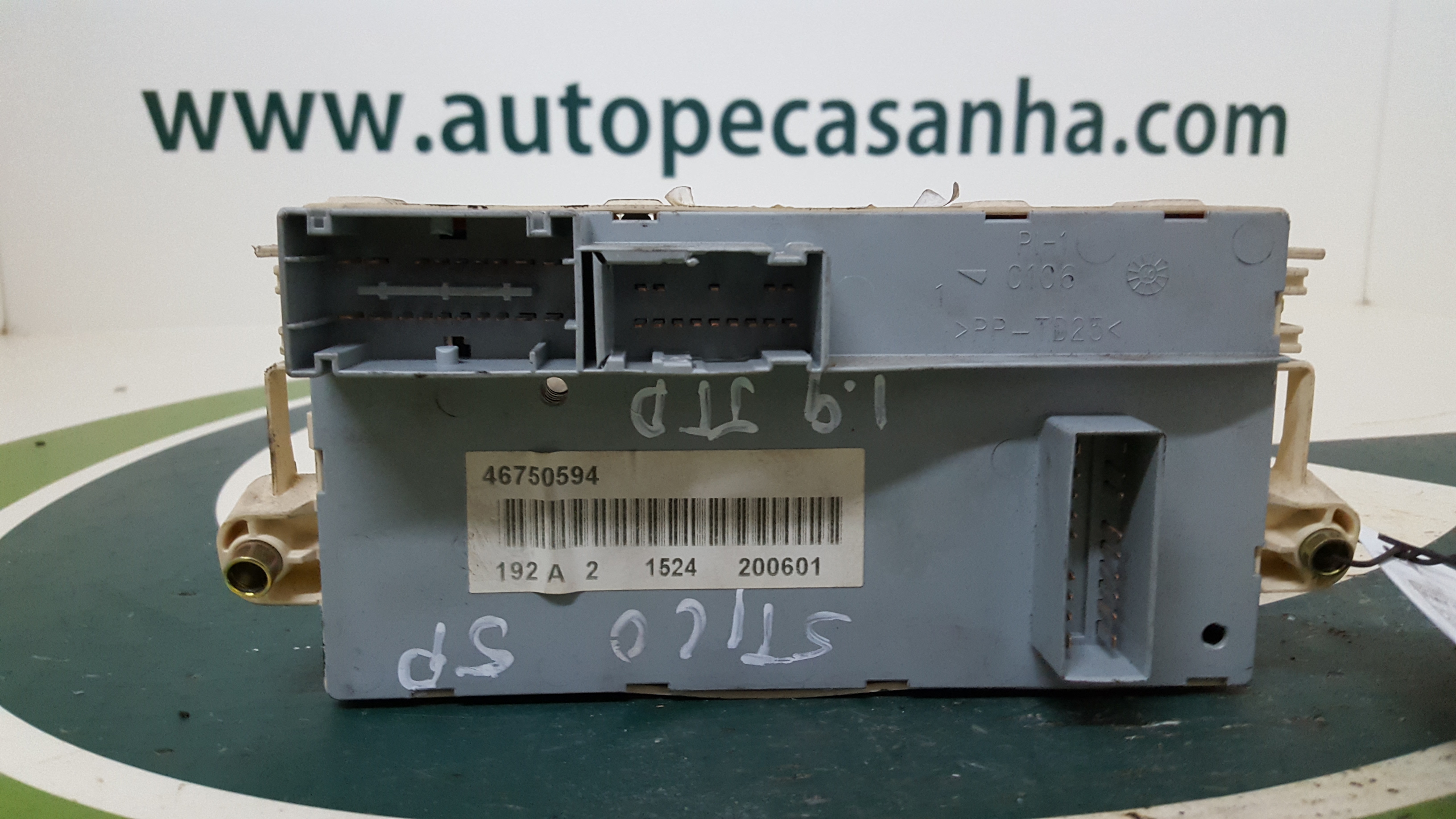 Caixa dos Fusíveis FIAT STILO (192_) | 01 - 10 Imagem-2