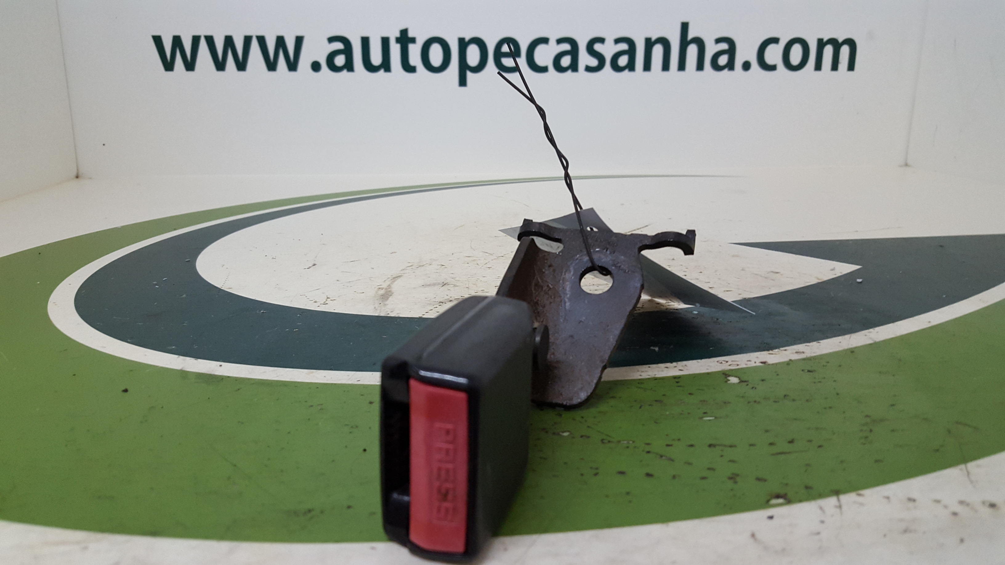 Engate Cinto Trás Esq RENAULT - ID S_43948