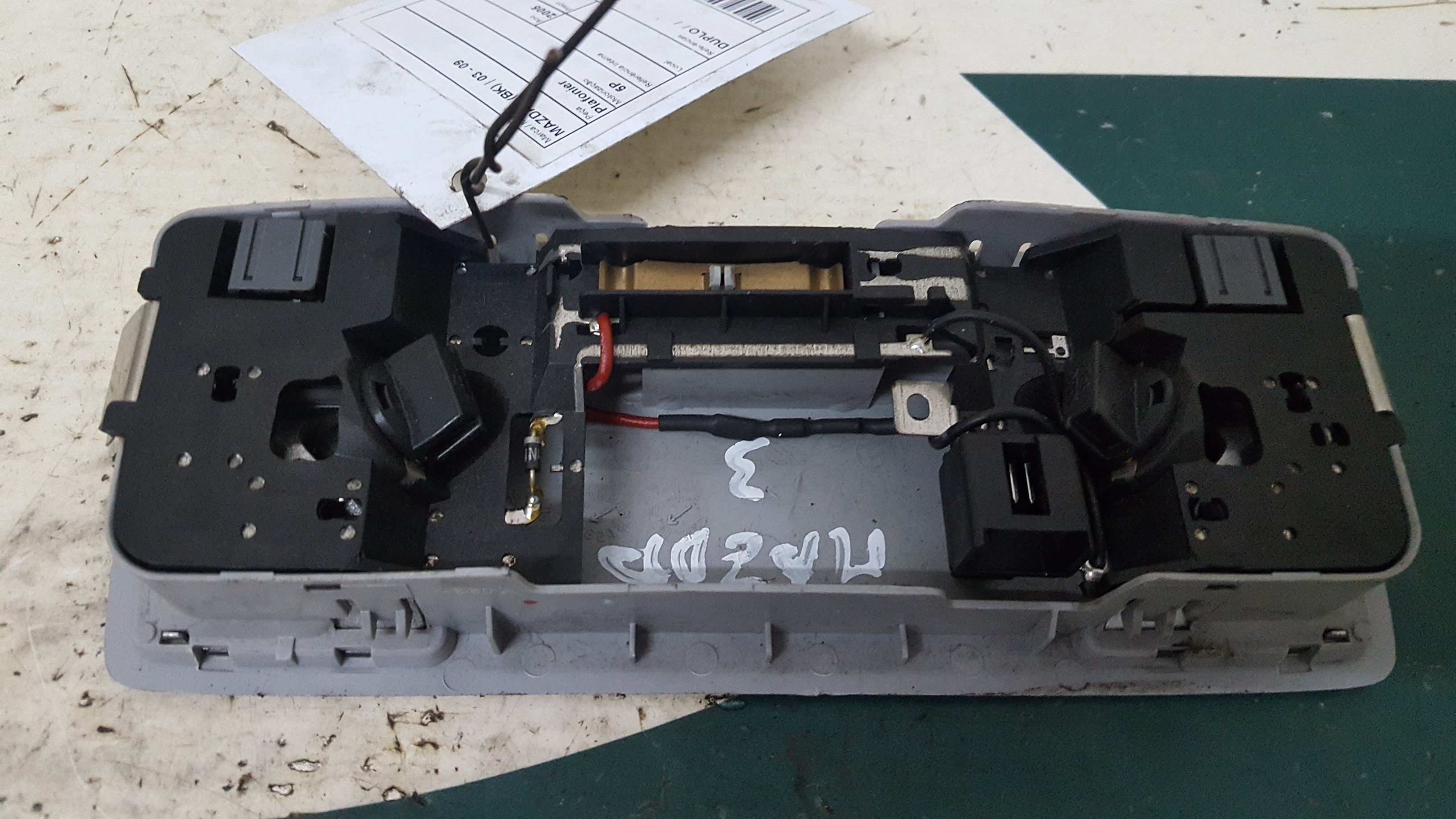 Plafonier  MAZDA 3 (BK) | 03 - 09 Imagem-1