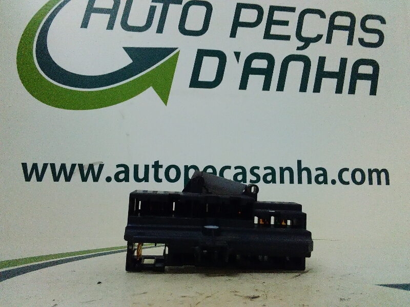 Caixa dos Fusíveis BMW 7 (E65, E66, E67) | 01 - 09 Imagem-1