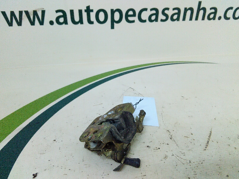 Fecho da Porta Frente Esq NISSAN L-Serie | 95 - 00 Imagem-1