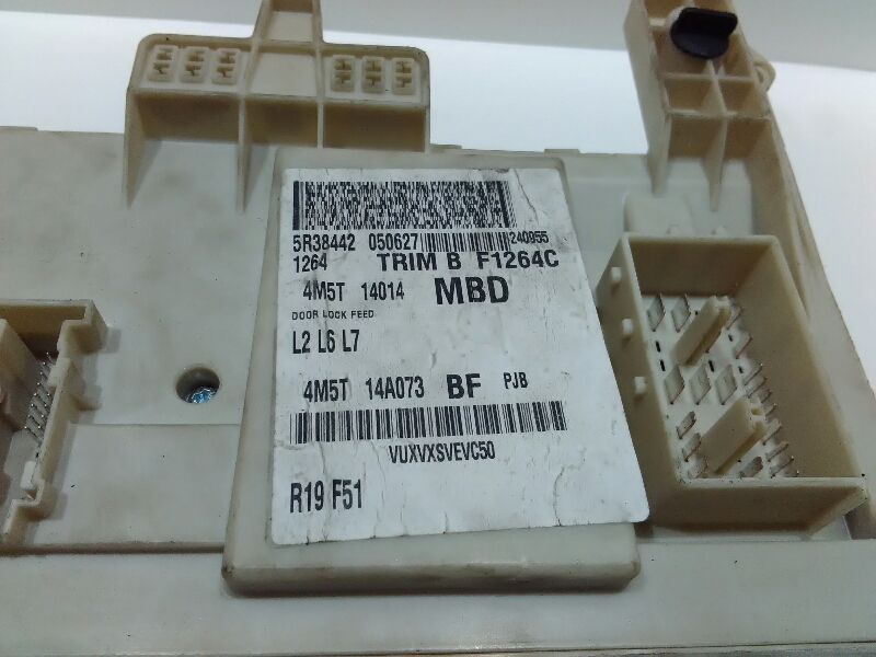 Caixa dos Fusíveis FORD FOCUS II (DA_, HCP, DP) | 04 - 13 Imagem-2