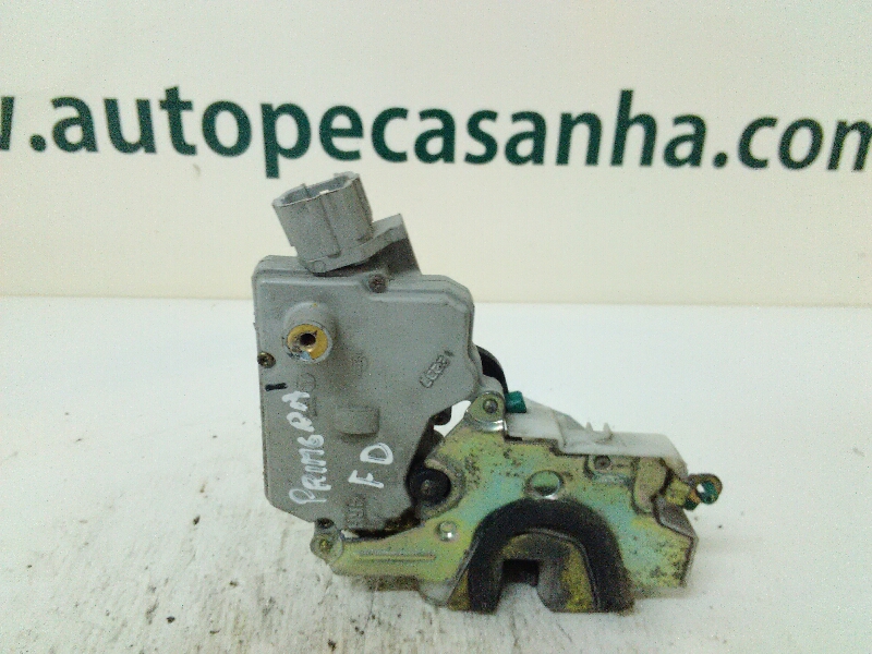 Fecho da Porta Frente Dto NISSAN - ID S_49425