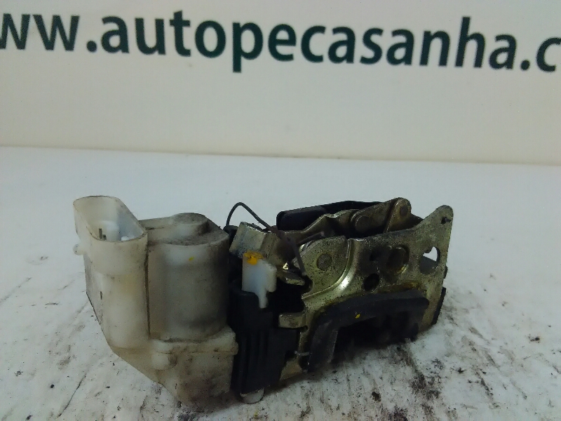 Fecho da Porta Trás Dto FIAT PALIO Weekend (178_) | 96 -  Imagem-1