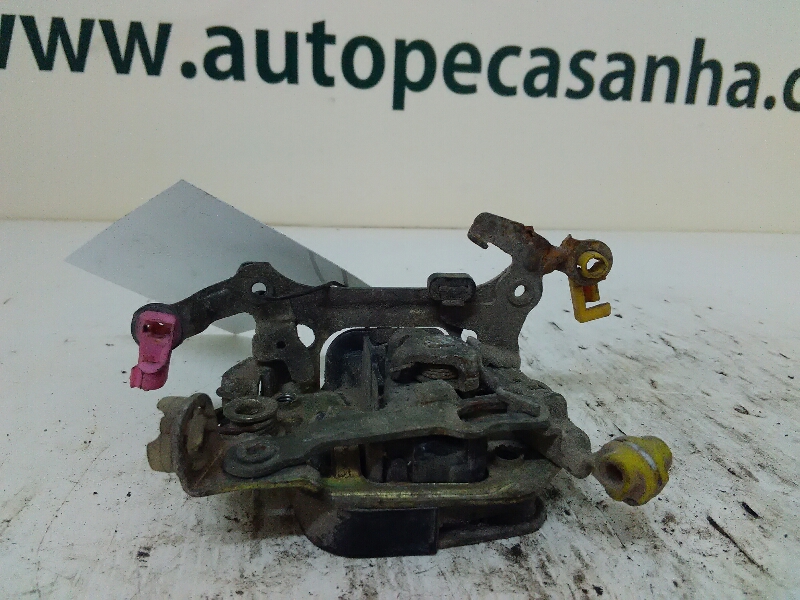 Fecho da Porta Trás Dto NISSAN - ID S_50120