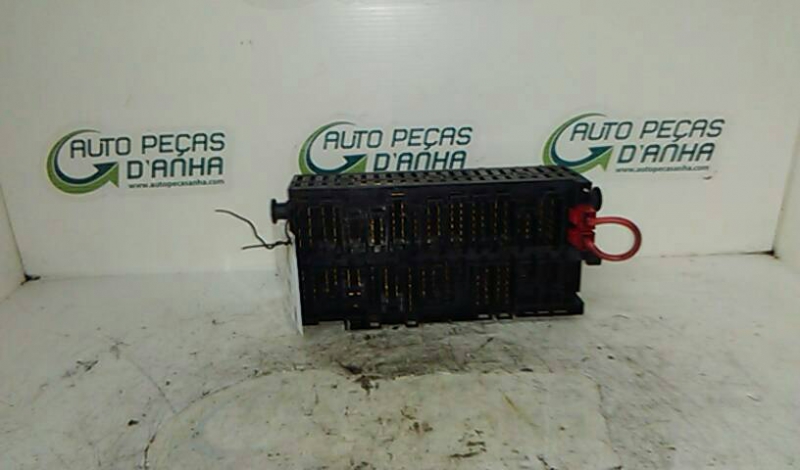 Caixa dos Fusíveis VOLKSWAGEN PASSAT (3A2, 35I) | 88 - 97 Imagem-1