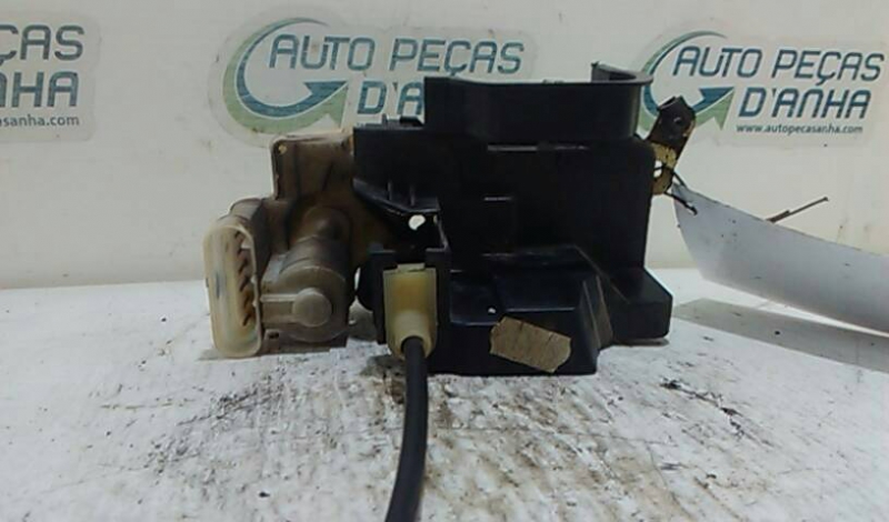 Fecho da Porta Frente Dto FIAT PALIO Weekend (178_) | 96 -  Imagem-2