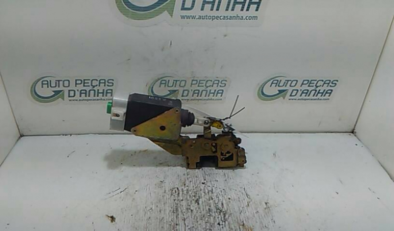 Fecho da Porta Trás Dto VOLVO - ID S_59589