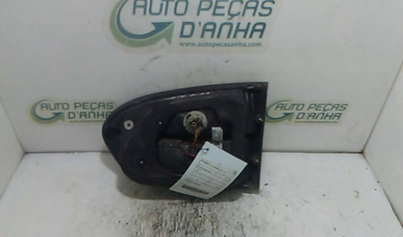 Farolim Stop Esq HYUNDAI H-1 / STAREX Veículo multiuso (A1) | 97 -  Imagem-1