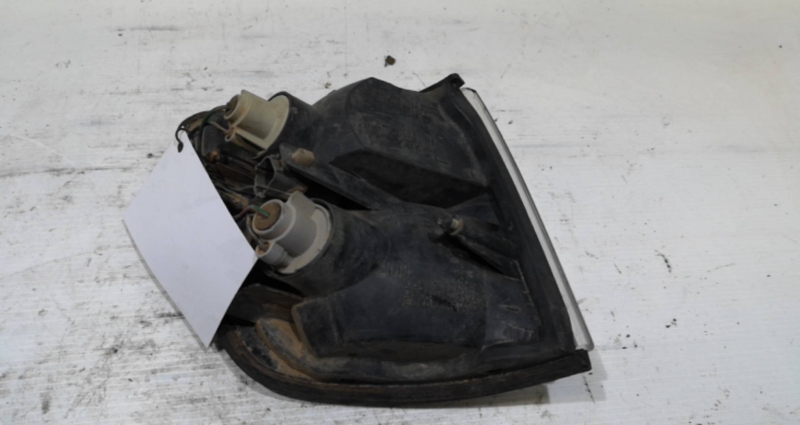 Farolim de Pisca Frente Esq ISUZU TROOPER III | 98 - 04 Imagem-2