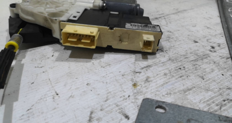 Elevador Frente Dto PEUGEOT 307 Break (3E) | 02 - 09 Imagem-2