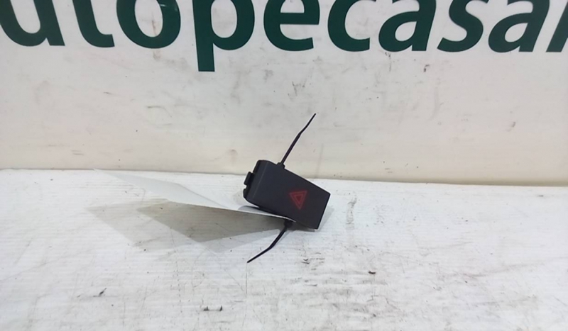 Botão 4 Piscas FORD - ID S_62620