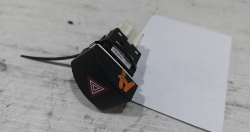 Botão 4 Piscas SKODA OCTAVIA II Combi (1Z5) | 04 - 13 Imagem-1