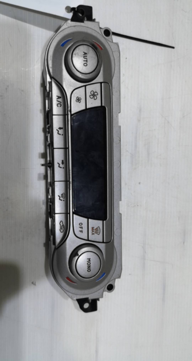 Climatronic FORD FOCUS II Turnier (DA_, FFS, DS) | 04 - 12 Imagem-1