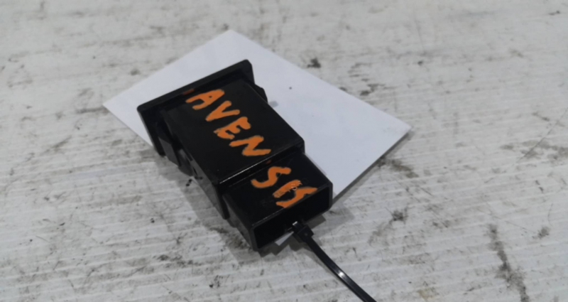 Botão 4 Piscas TOYOTA AVENSIS (_T25_) | 03 - 08 Imagem-1